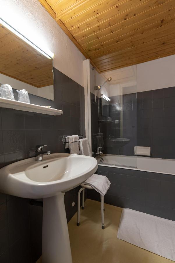 Hotel Les Esseppes L'Epine  ภายนอก รูปภาพ