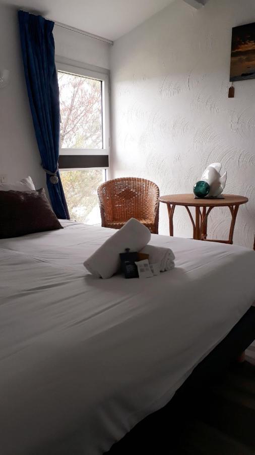 Hotel Les Esseppes L'Epine  ภายนอก รูปภาพ